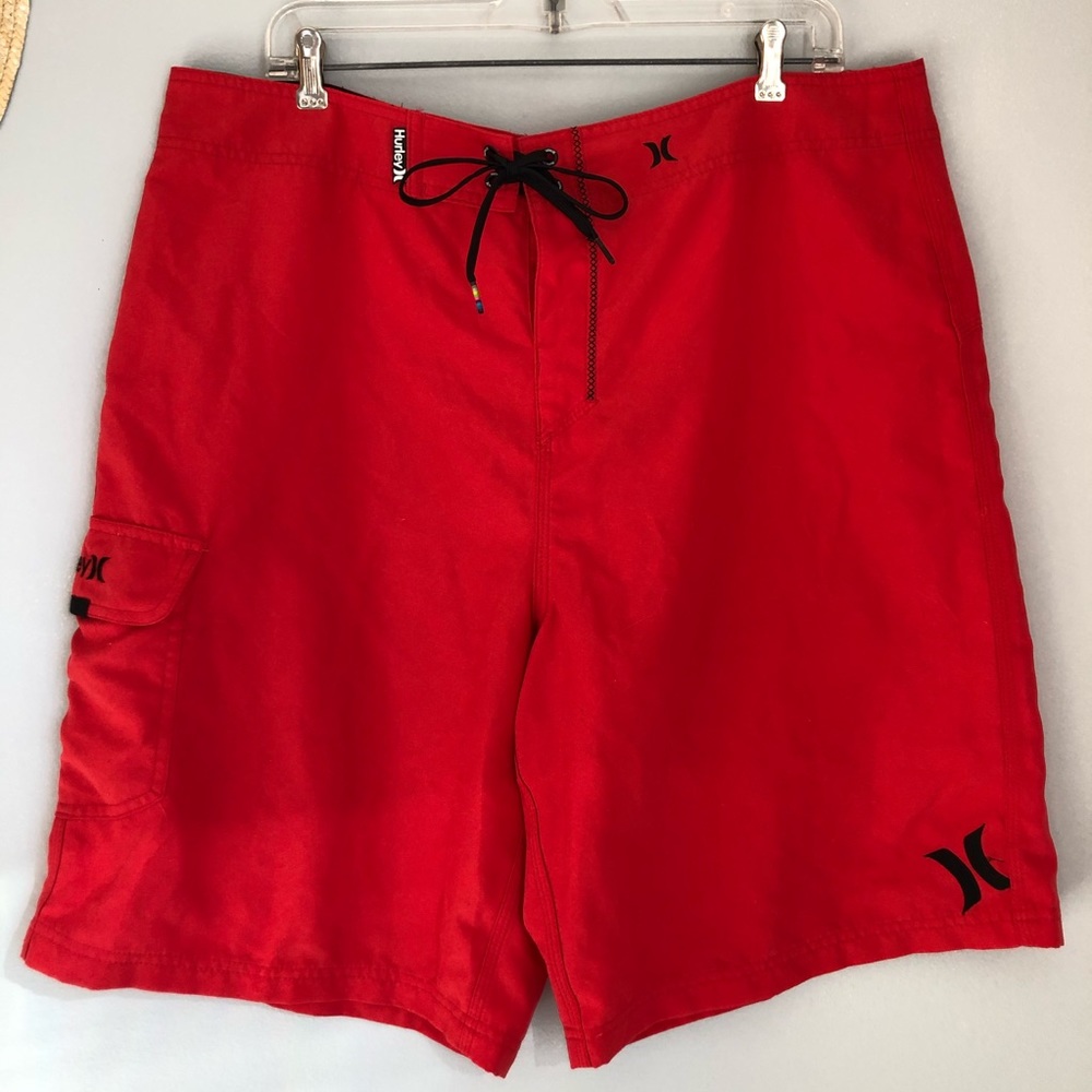 Hurley Men’s Red Swim Trunks Bathing Suit Shorts, size 38
